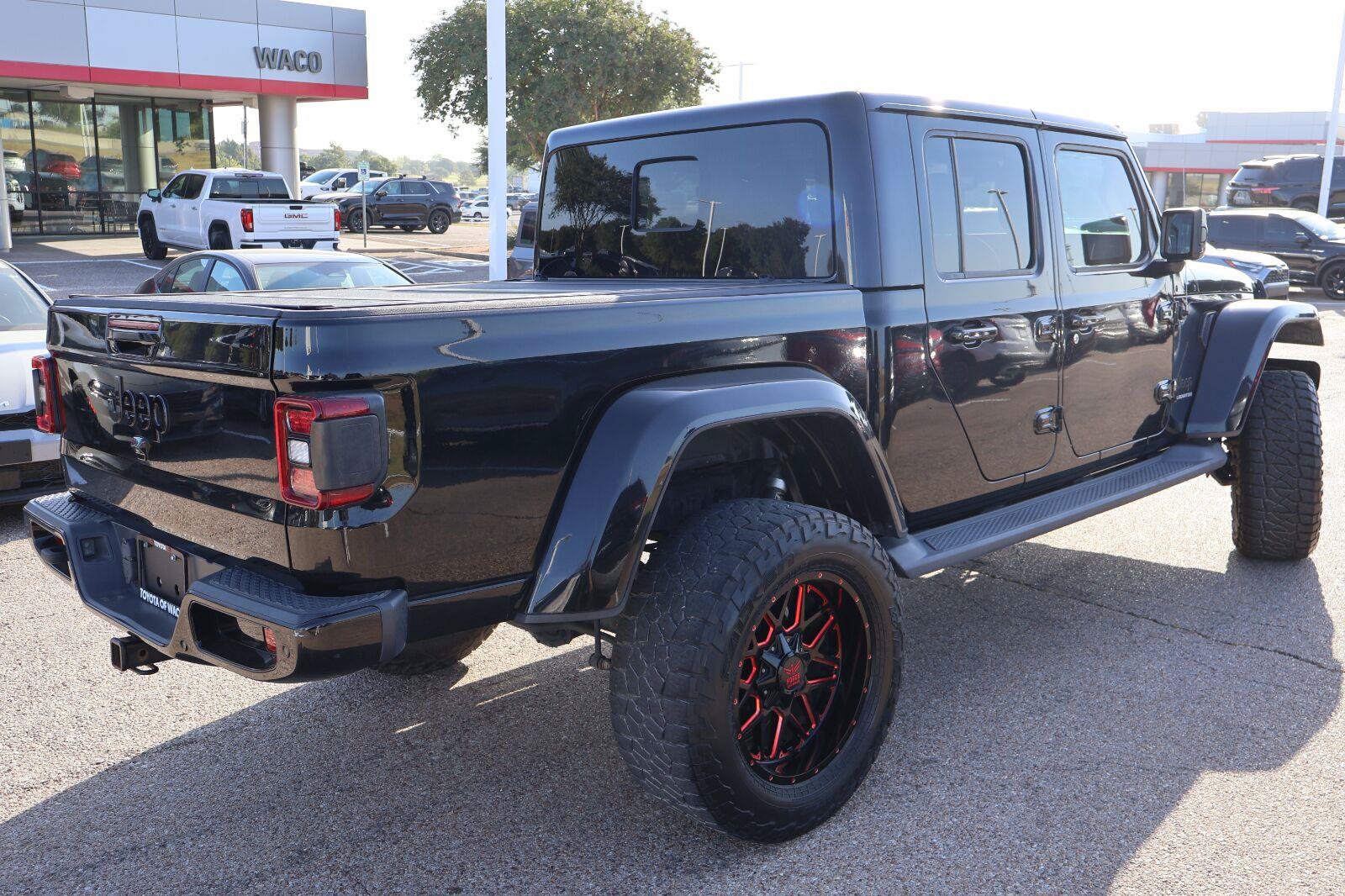 Used 2021 Jeep Gladiator Overland AWD/4WD image 3