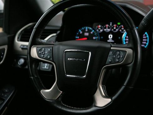 Used 2020 GMC Yukon Denali w/ Denali Ultimate Package AWD/4WD image 27