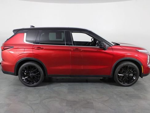 Used 2023 Mitsubishi Outlander SEL FWD image 11