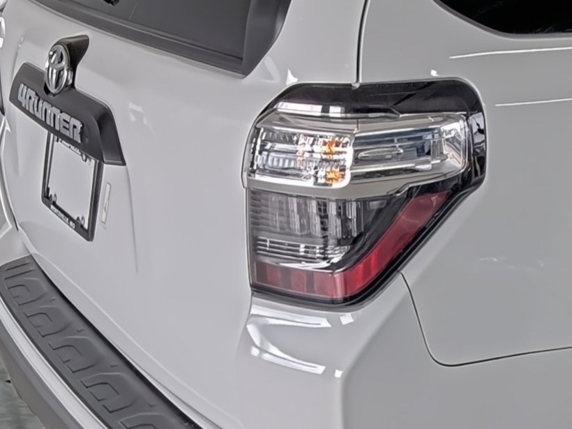 Used 2022 Toyota 4Runner TRD Off-Road Premium AWD/4WD image 13