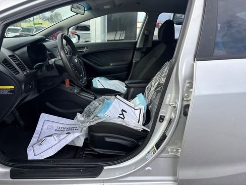 Used 2016 Kia Forte LX image 10