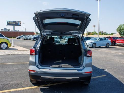 Used 2024 Chevrolet Equinox LT image 10