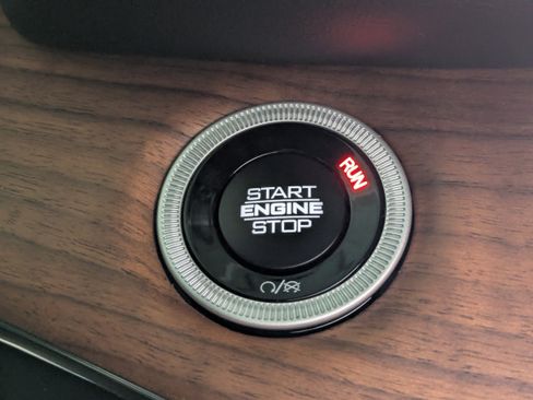 New 2025 Jeep Grand Cherokee Summit image 32