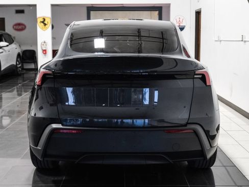 Used 2026 Tesla Model Y 2WD image 9