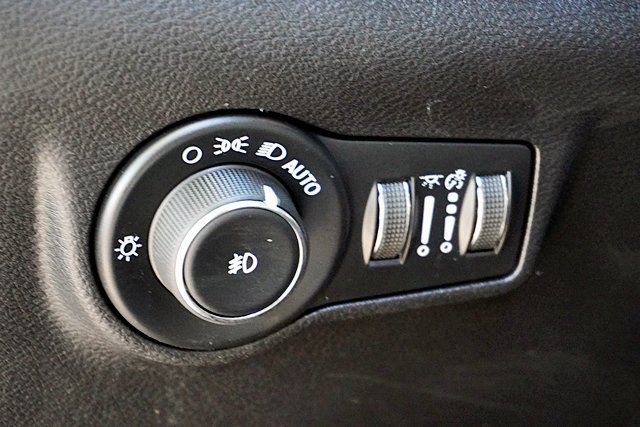 Used 2024 Jeep Compass Latitude AWD/4WD image 33