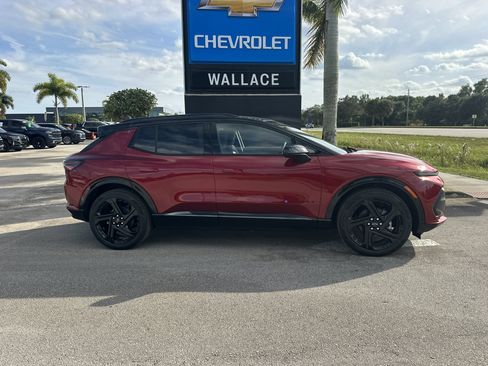 New 2026 Chevrolet Equinox EV RS image 4