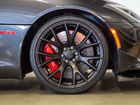 Used 2016 Dodge Viper ACR w/ Exterior Carbon Fiber Package RWD image 13