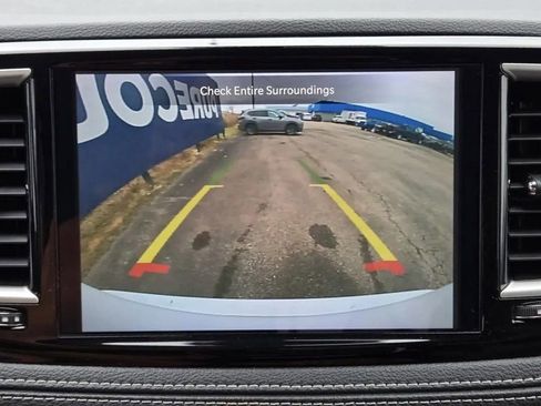 Used 2024 Chrysler Pacifica Select image 9