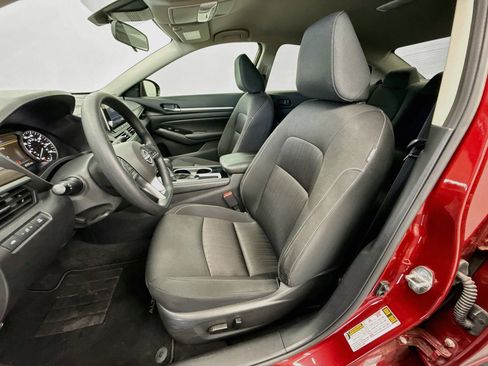 Used 2023 Nissan Altima 2.5 SV FWD image 13