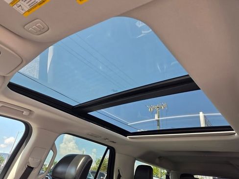 Used 2025 Ford Expedition Max Platinum AWD/4WD image 19