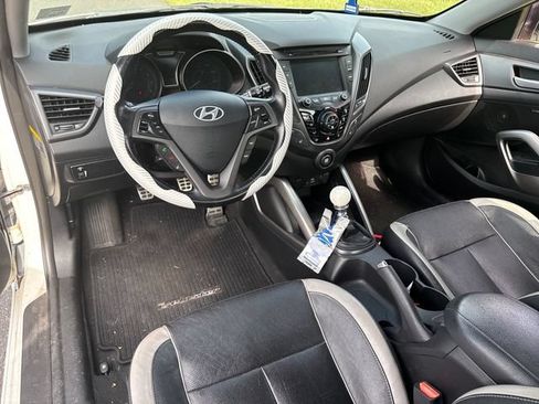 Used 2015 Hyundai Veloster Turbo FWD image 19