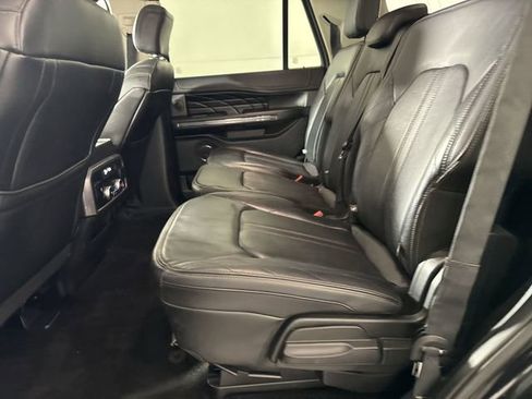 Used 2018 Ford Expedition Platinum image 22