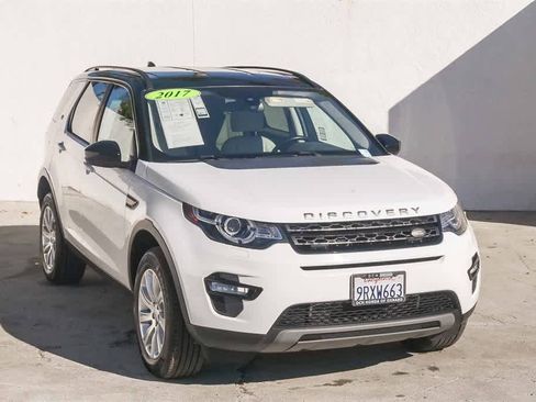 Used 2017 Land Rover Discovery Sport SE image 3