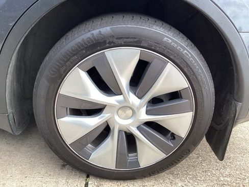 Used 2023 Tesla Model Y Long Range AWD/4WD image 5