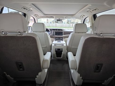 Used 2024 GMC Yukon Denali image 34