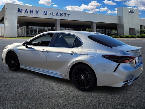 Used 2023 Toyota Camry XSE image 4