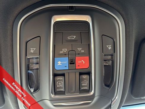 New 2025 Jeep Grand Cherokee Altitude image 30