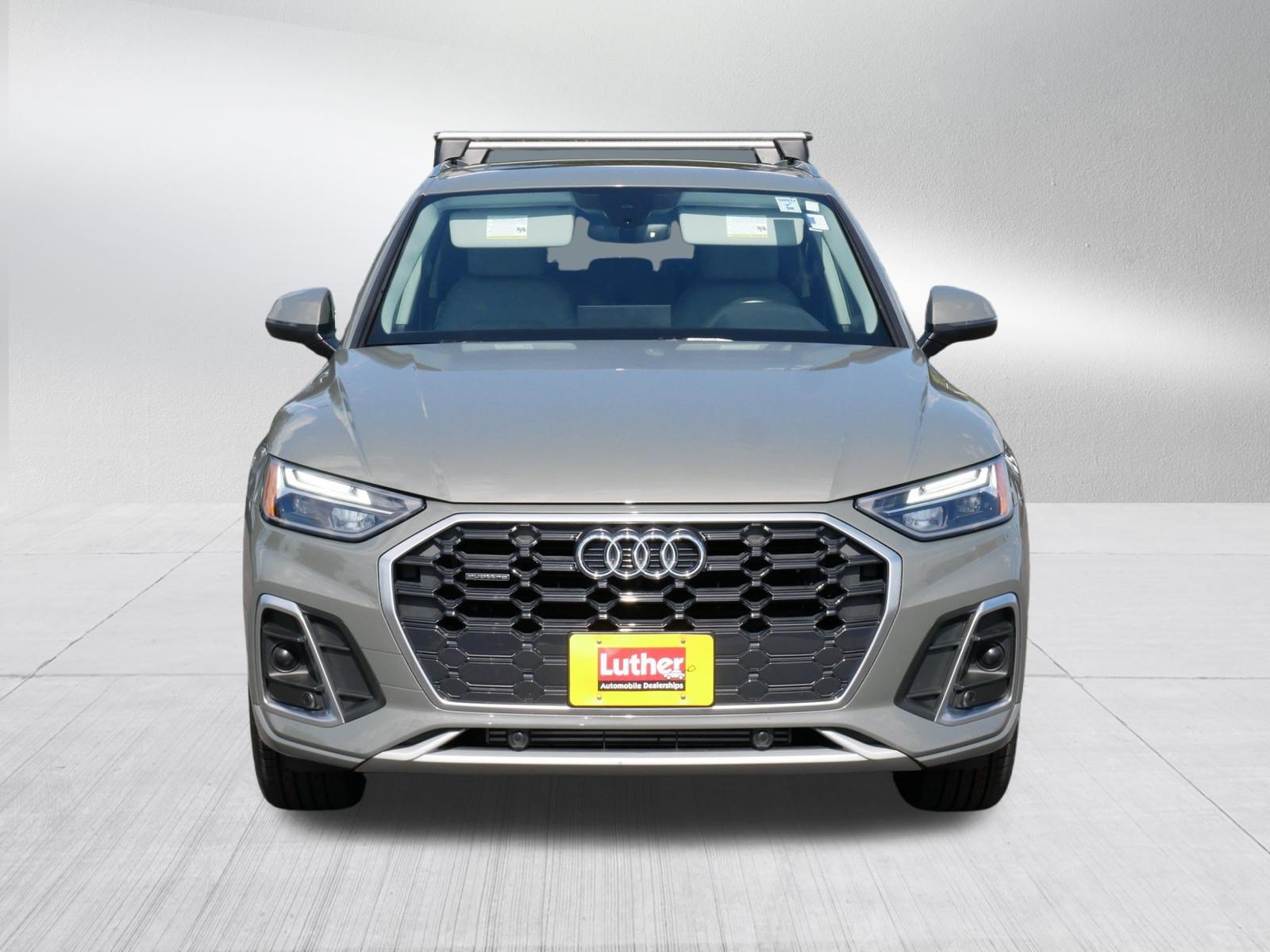 Used 2023 Audi Q5 2.0T Premium w/ Convenience Package AWD/4WD image 2