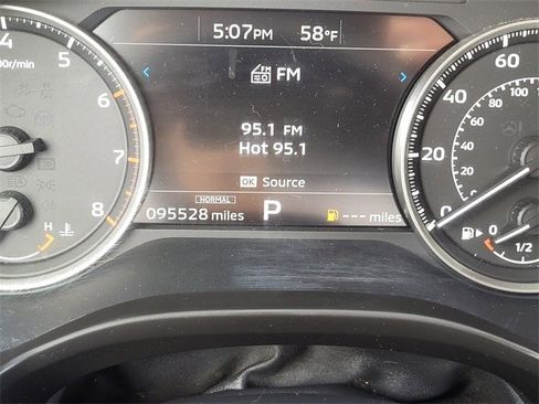 Used 2022 Mitsubishi Outlander ES image 10