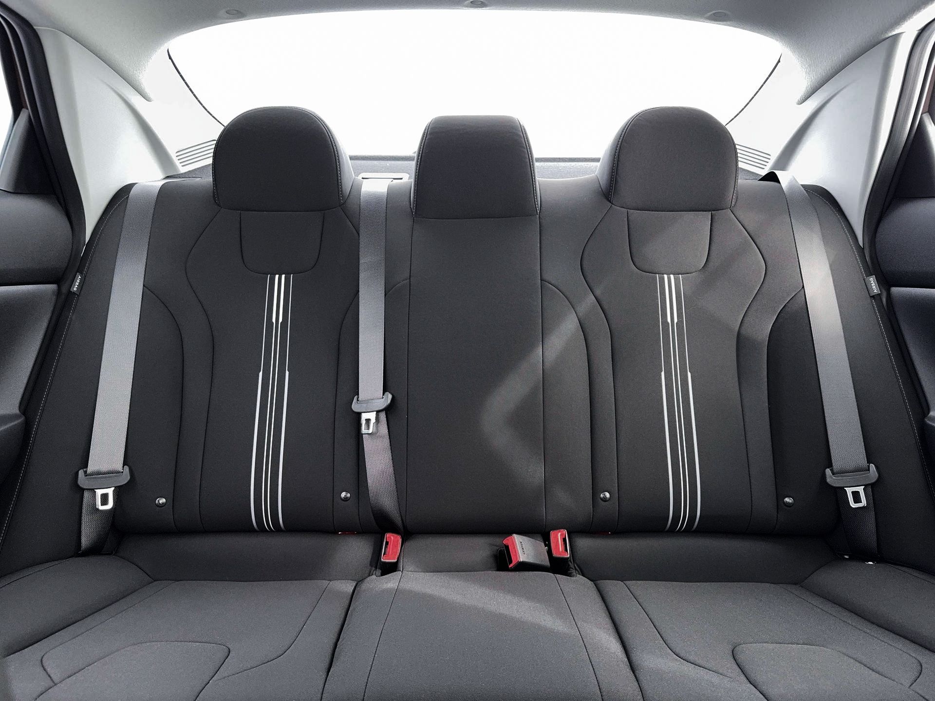 New 2026 Hyundai Elantra Hybrid FWD image 16