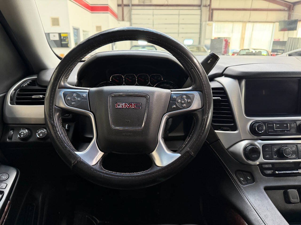 Used 2019 GMC Yukon SLT w/ HD Trailering Package AWD/4WD image 22