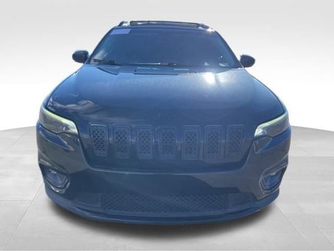 Used 2019 Jeep Cherokee Latitude Plus image 2