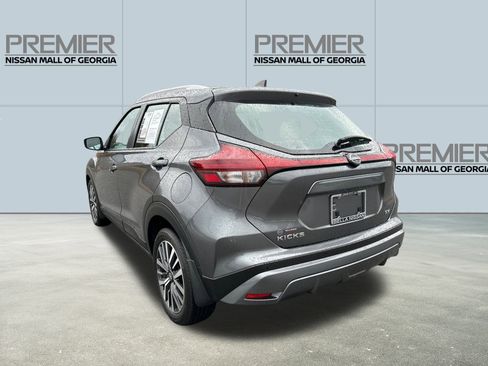 Used 2024 Nissan Kicks SV image 7