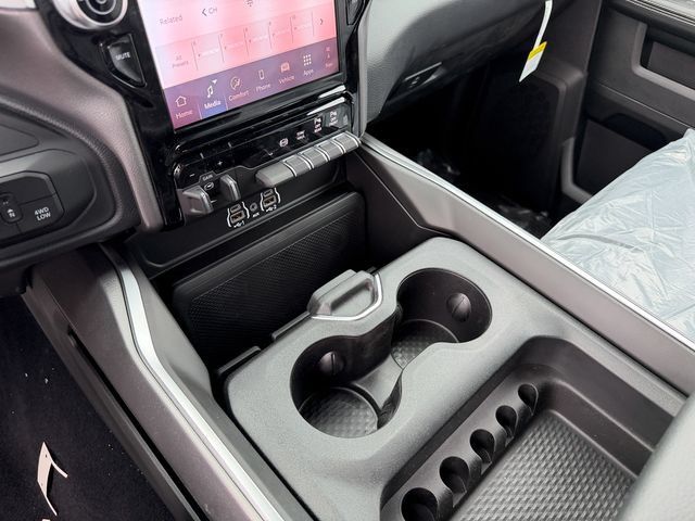 New 2026 RAM 3500 Big Horn AWD/4WD image 24