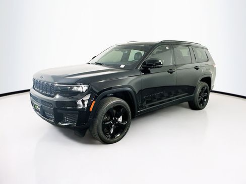 Used 2023 Jeep Grand Cherokee L Laredo image 3