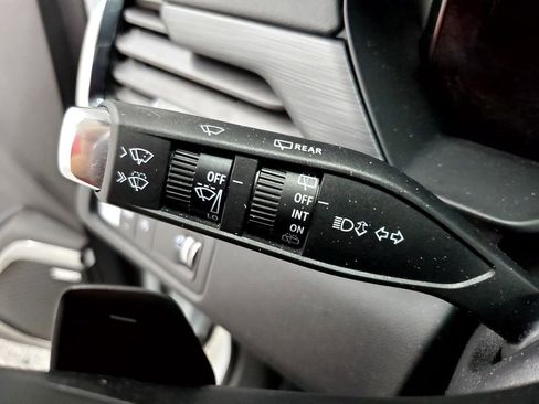 Used 2025 GMC Acadia Elevation image 31