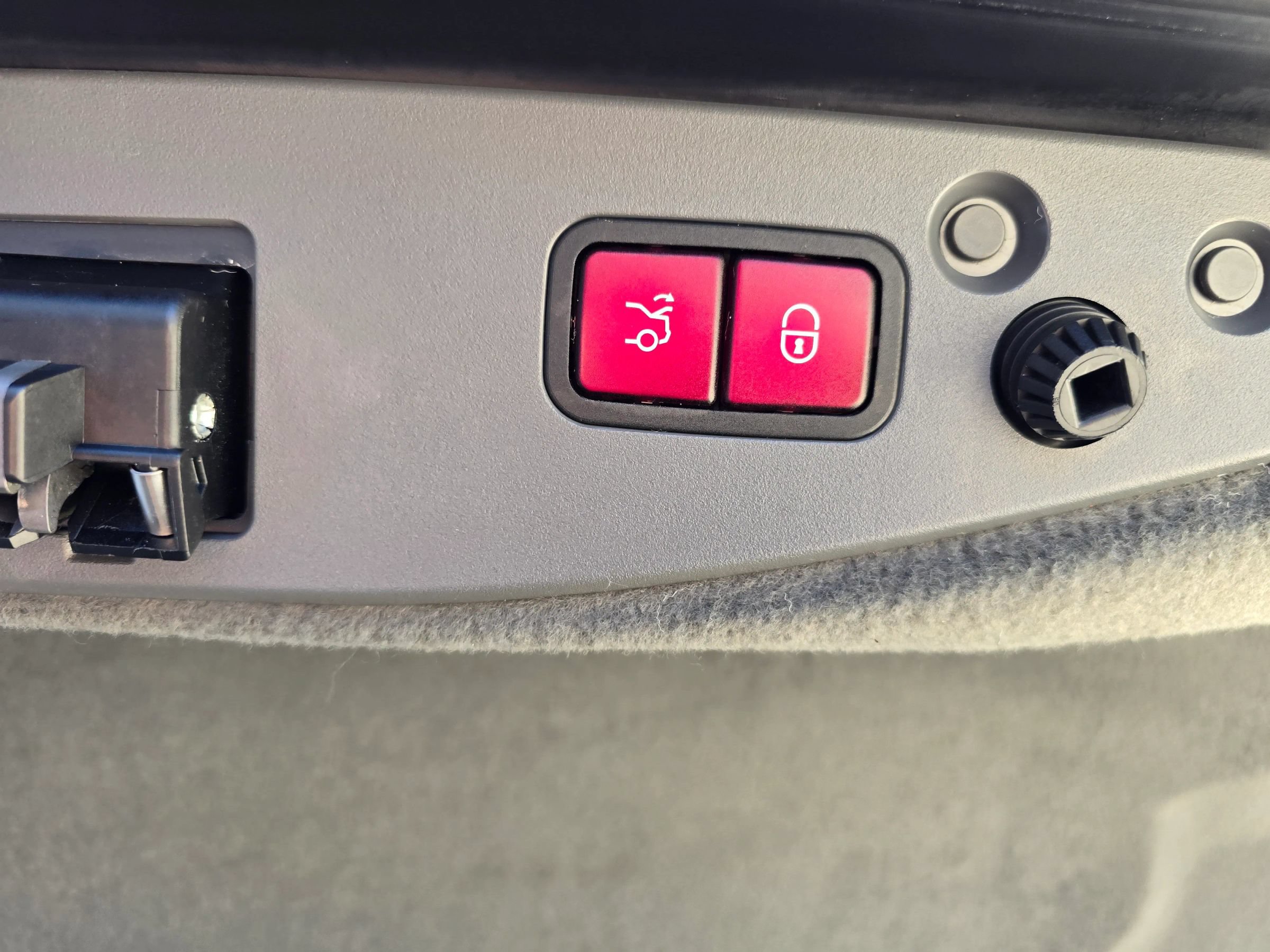 Used 2008 Mercedes-Benz SL 550 image 19