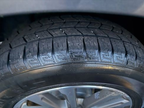 Used 2015 Nissan Pathfinder SV image 9