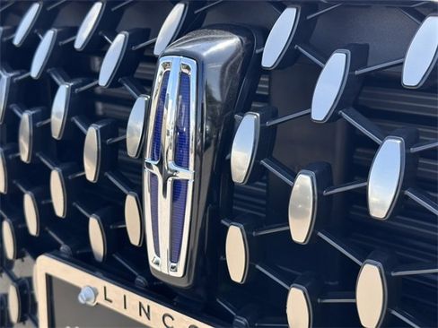 New 2025 Lincoln Corsair Grand Touring w/ Towing Package image 15