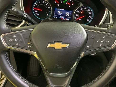 Used 2021 Chevrolet Equinox LT FWD image 23