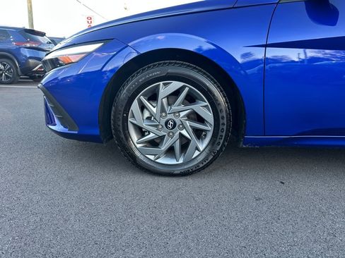 Used 2024 Hyundai Elantra SEL image 12