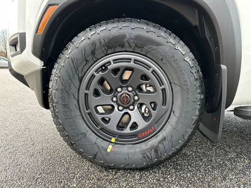New 2026 Nissan Frontier Pro-X w/ Pro-X Convenience Package RWD image 11