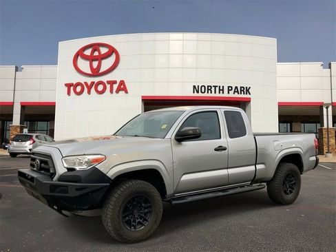 Used 2020 Toyota Tacoma SR image 1