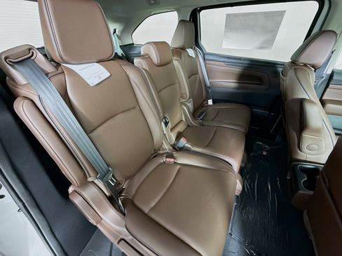 New 2026 Honda Odyssey Touring image 37