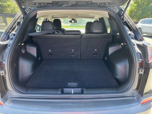 Used 2022 Jeep Cherokee Latitude Lux w/ Mopar Interior Package AWD/4WD image 22
