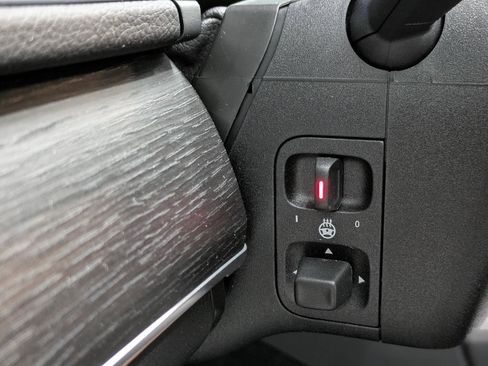 Used 2023 Mercedes-Benz GLS 450 4MATIC image 8