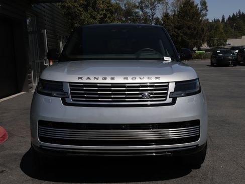 Certified 2025 Land Rover Range Rover SV AWD/4WD image 4
