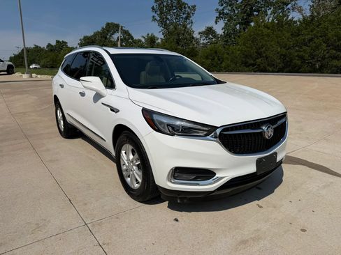Used 2019 Buick Enclave Essence FWD image 3