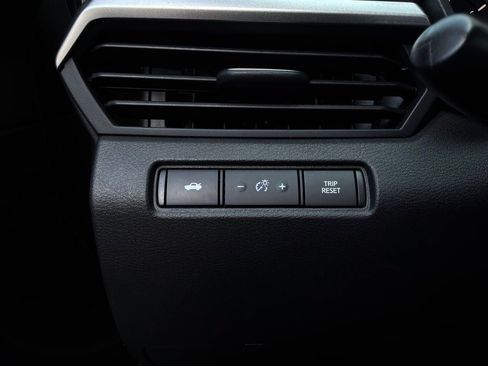 Used 2025 Nissan Altima 2.5 SV FWD image 22
