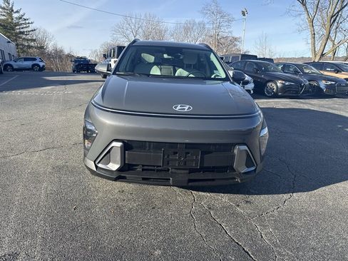 Used 2025 Hyundai Kona SEL image 2