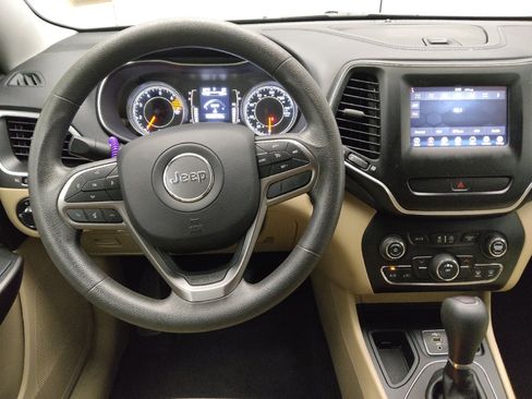 Used 2020 Jeep Cherokee Latitude image 22