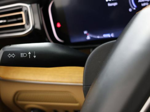 Used 2022 Jeep Grand Wagoneer Series III w/ Rear Seat Video Group 1 image 29