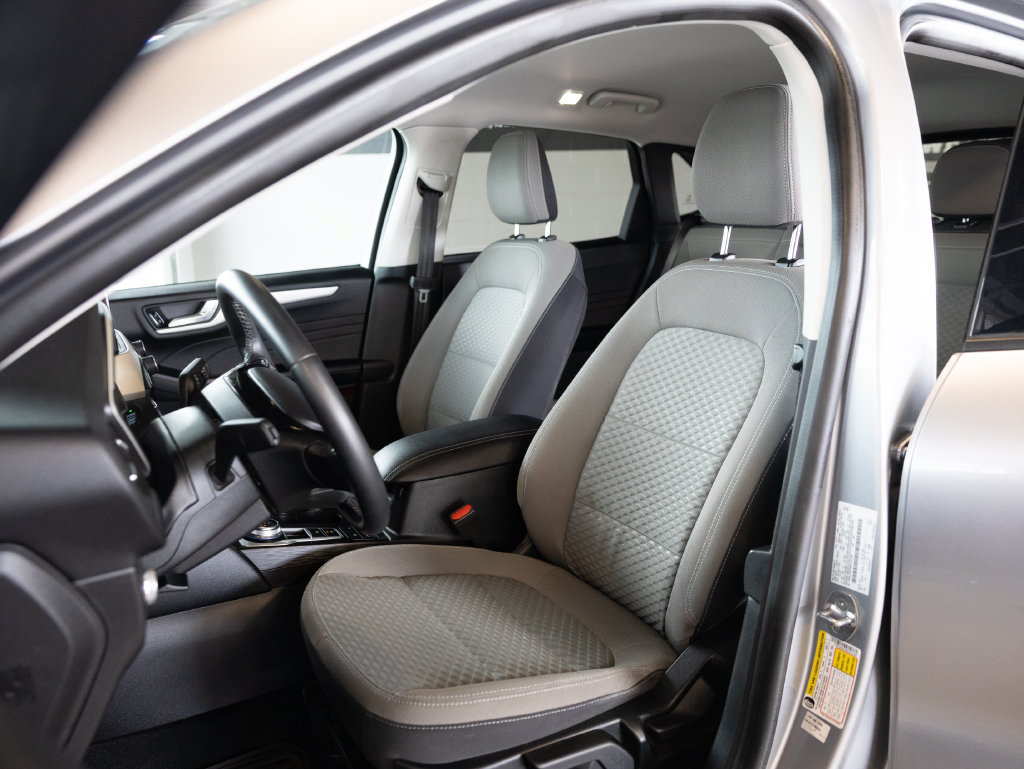 Used 2021 Ford Escape SE w/ Cold Weather Package AWD/4WD image 9
