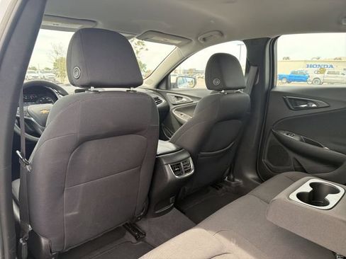 Used 2023 Chevrolet Malibu LT FWD image 13
