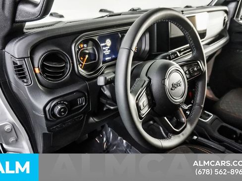 Used 2026 Jeep Gladiator Mojave AWD/4WD image 28