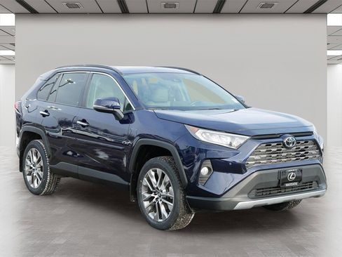 Used 2019 Toyota RAV4 Limited image 1